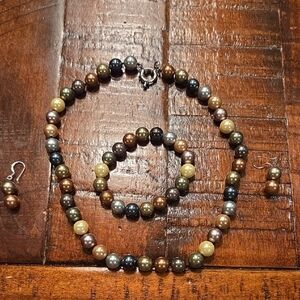 Sophisticated Multicolor Pearl Necklace Set